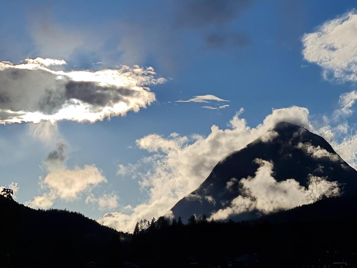 Das Kronen Hotel Seefeld in Tirol Eksteriør billede